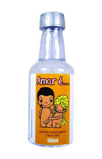 SEGURAR DISCRETAMENTE O BILAU DELE